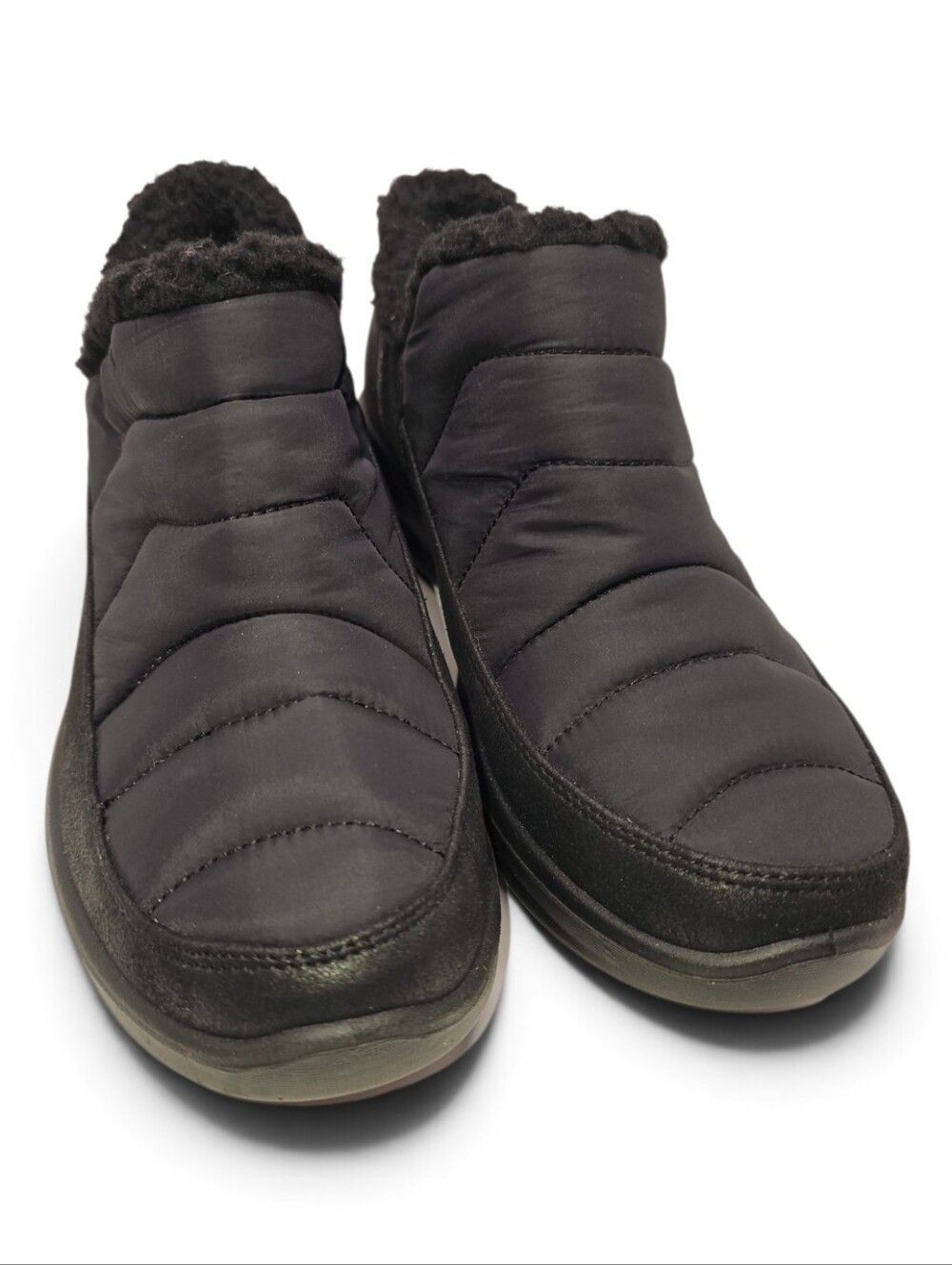 Sketchers Women's Black Quilted Slip-On Winter Shoes, Size 9